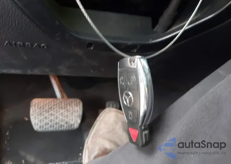 2018 Mercedes-Benz C 300 from USA, damaged, VIN 55SWF4JB4JU267885